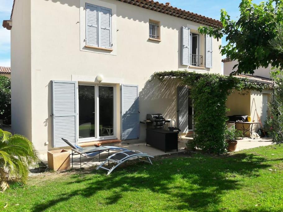 Bastide Au Pieds Des Alpilles St Remy De Provence Piscine Partagee Dans Residence Сен-Реми-де-Прованс Экстерьер фото