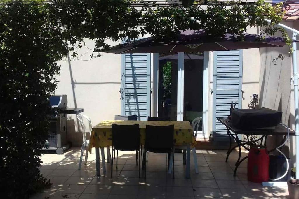 Bastide Au Pieds Des Alpilles St Remy De Provence Piscine Partagee Dans Residence Сен-Реми-де-Прованс Экстерьер фото