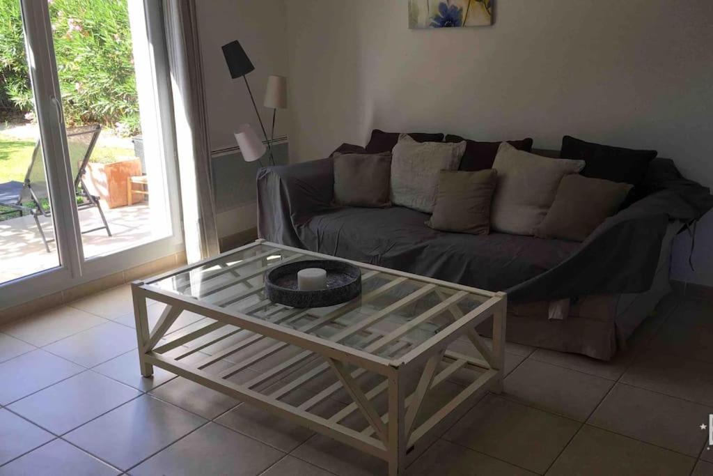 Bastide Au Pieds Des Alpilles St Remy De Provence Piscine Partagee Dans Residence Сен-Реми-де-Прованс Экстерьер фото