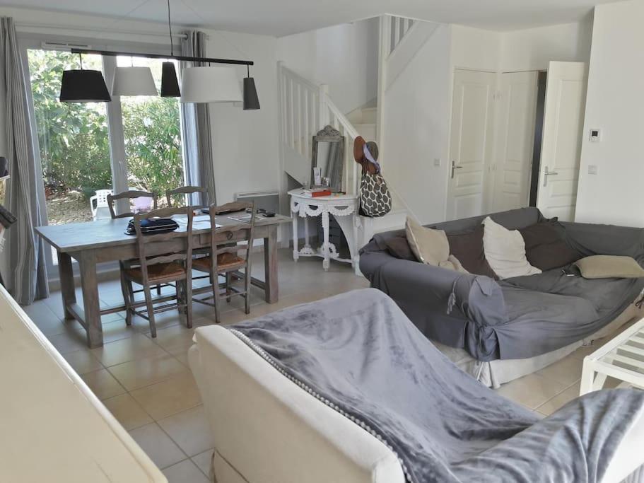 Bastide Au Pieds Des Alpilles St Remy De Provence Piscine Partagee Dans Residence Сен-Реми-де-Прованс Экстерьер фото